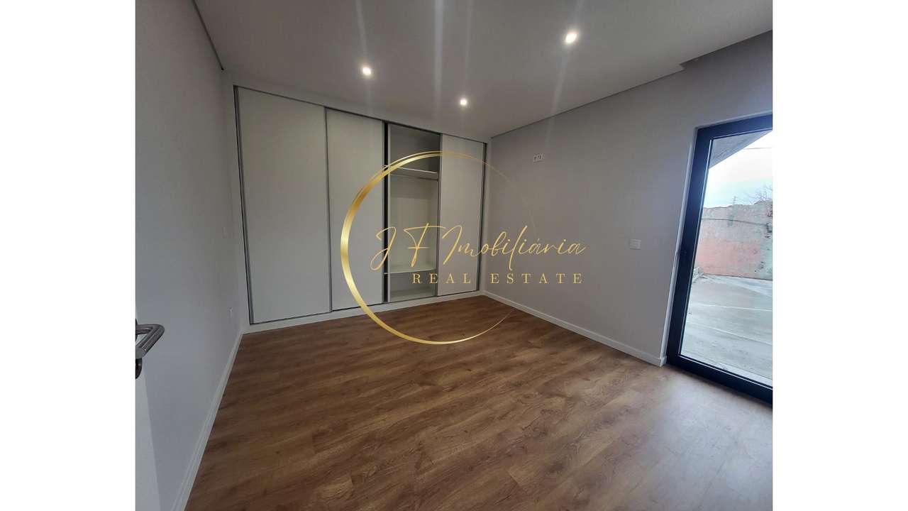 Apartamento T2 C/ Terraço, Esgueira-7