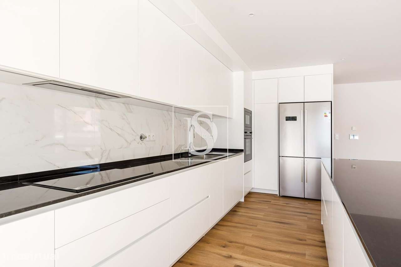 Viva o Conforto e a Elegância num Refúgio Exclusivo em Leceia-18