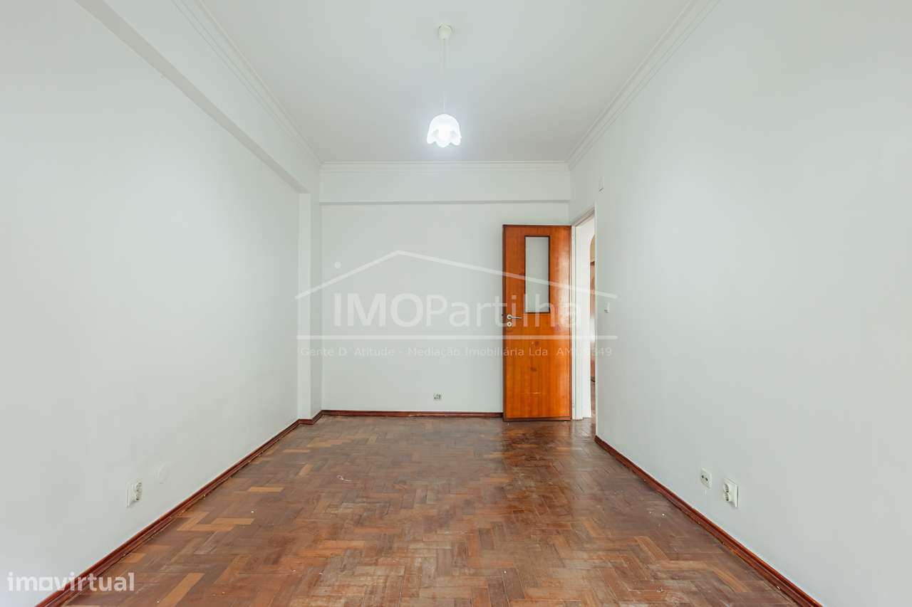 Apartamento T2
Agualva Cacém - Grande imagem: 3/17