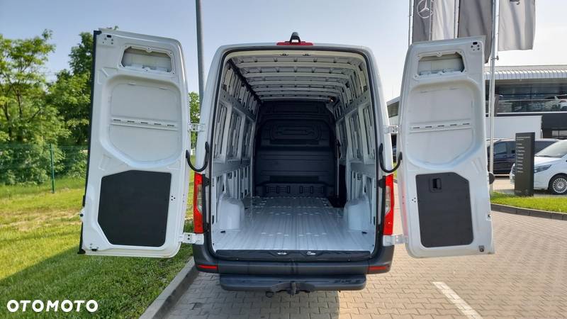 Mercedes-Benz Sprinter - 20