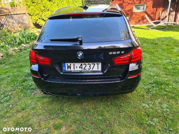 BMW Seria 5 525d xDrive Touring - 14