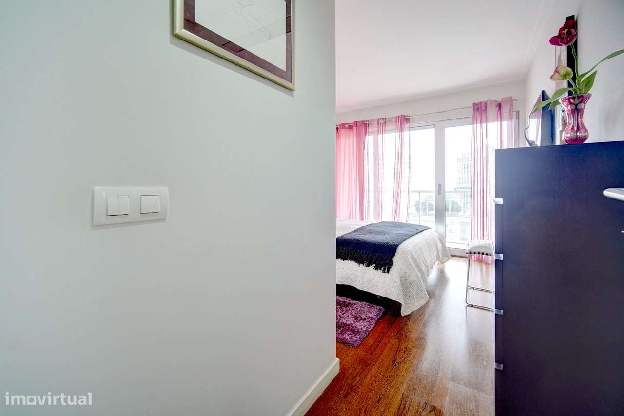 Apartamento em condomínio fechado com Vista Rio-13