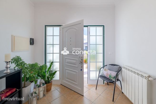 Moradia Geminada T4 com churrasqueira na Marinha Grande - Leiria-7