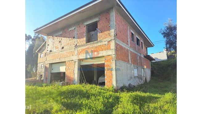 Moradia para acabamento em Vilarinho-4