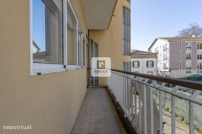 Apartamento T3 renovado em Massarelos-33