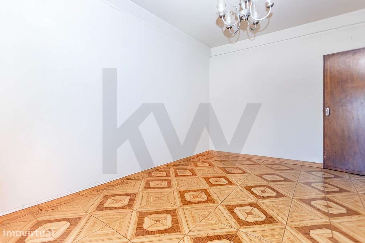 T2 em Odivelas para Remodelar | Excelente Oportunidade de Investimento - Grande imagem: 3/16