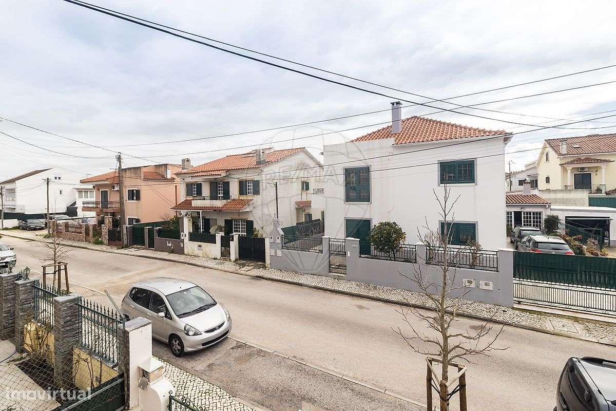 Moradia Geminada T3+2 – Quinta do Conde para venda-14