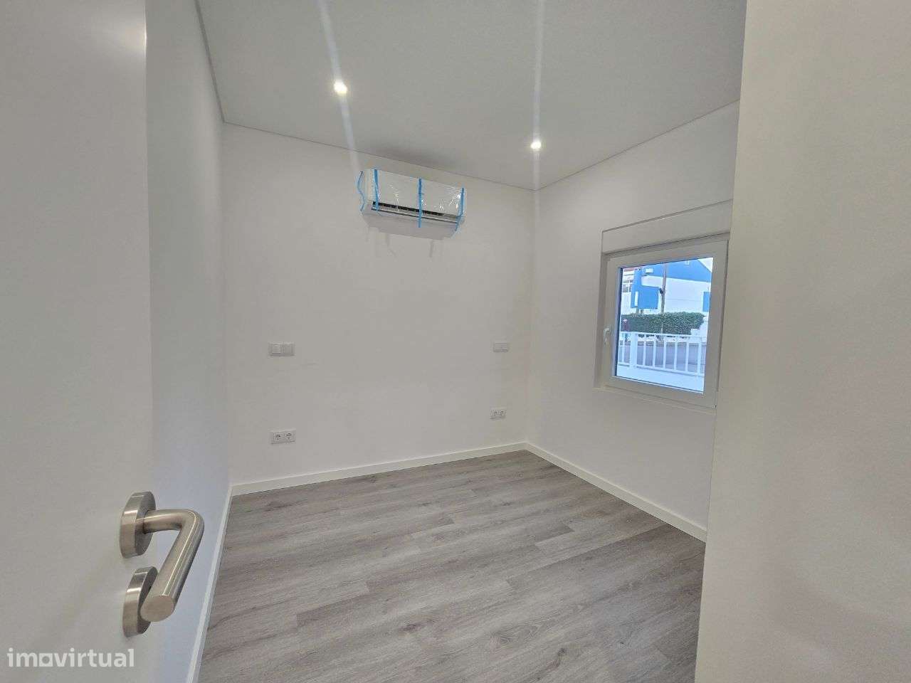 Moradia renovada V6 a apenas 100 metros da praia da Torreira-4