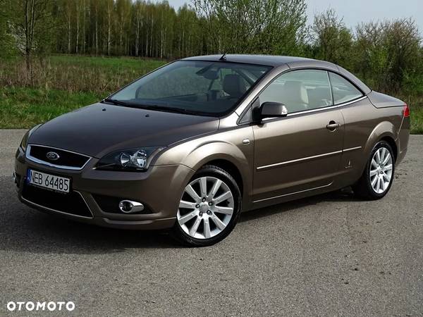 Ford Focus Coupe-Cabriolet 2.0 16V Titanium - 13