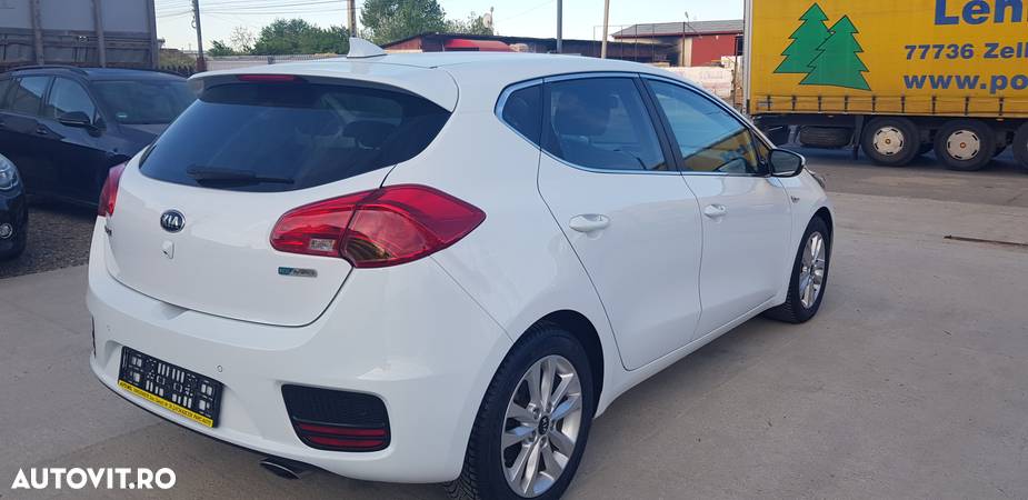 Kia Ceed - 12