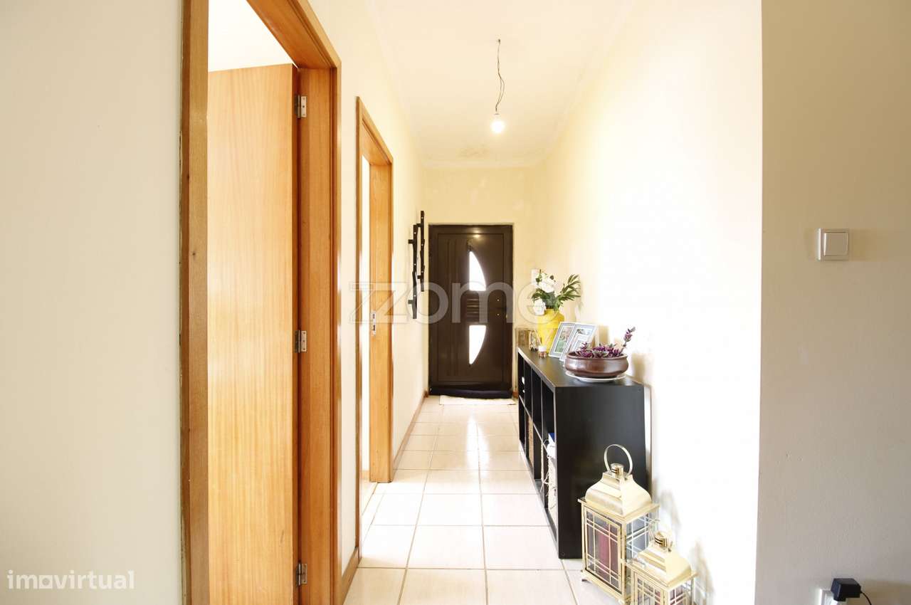 Andar Moradia T2 com Terraço, Garagem e 3 Frentes – Alto de Soutelo-9