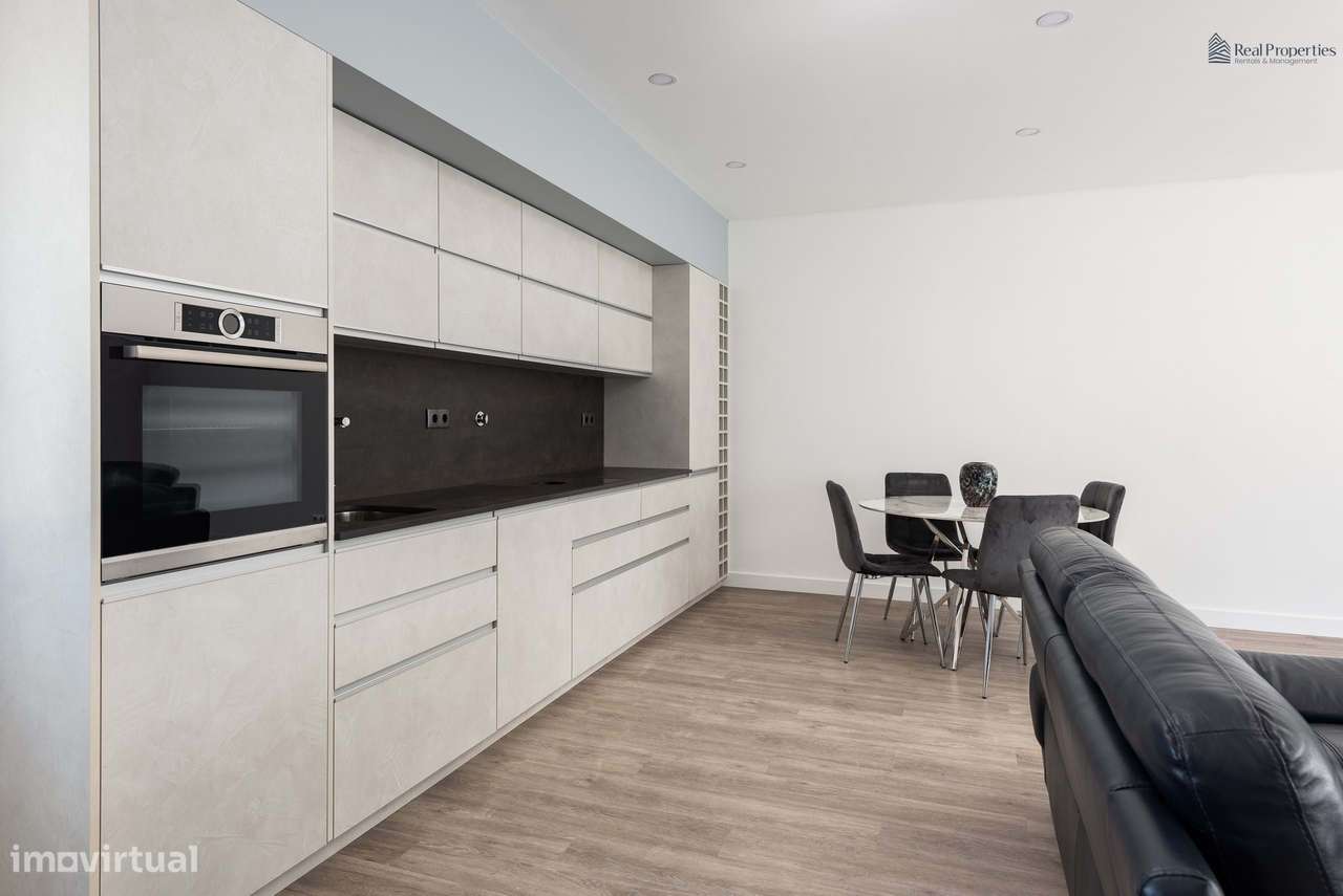 Moradia T3 Moderna com Piscina Privada e Garagem a 5 Minutos das Praia - Grande imagem: 2/30