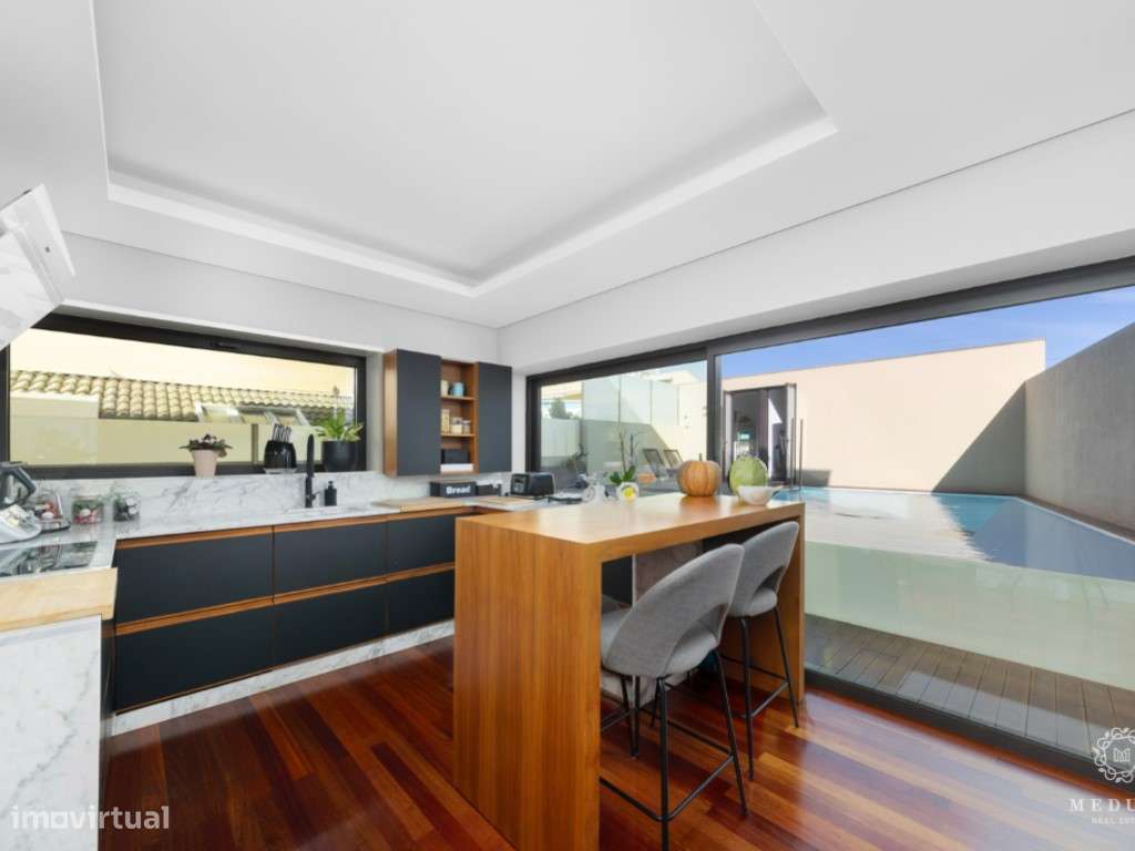 Exclusiva Moradia T4 com Piscina a 200m da Praia de Francelos - Grande imagem: 4/36