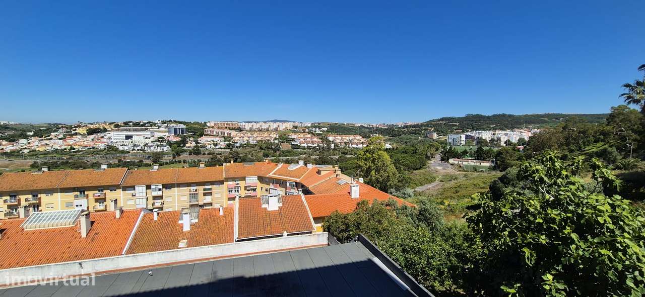 Apartamento T2 em Linda a Velha-14