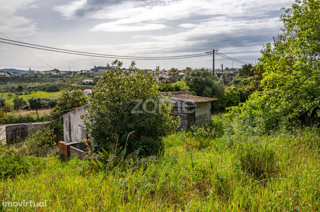 Terreno com 2075m2 com Ruína para recuperar