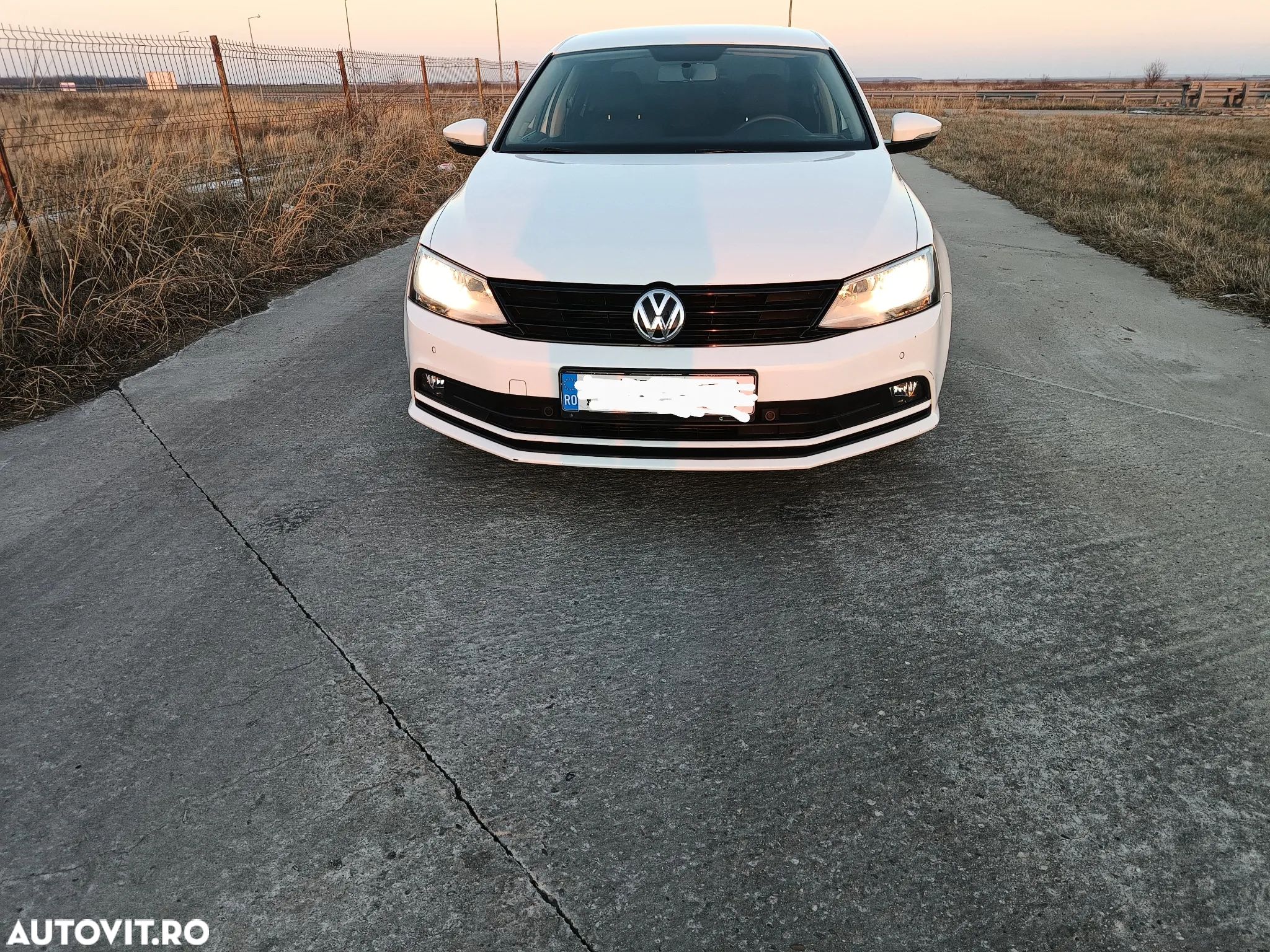 Volkswagen Jetta 1.2 TSI Comfortline - 1