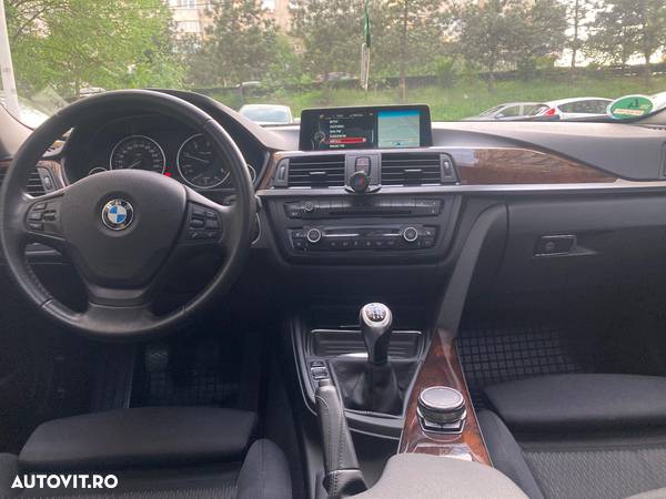 BMW Seria 3 320d - 12