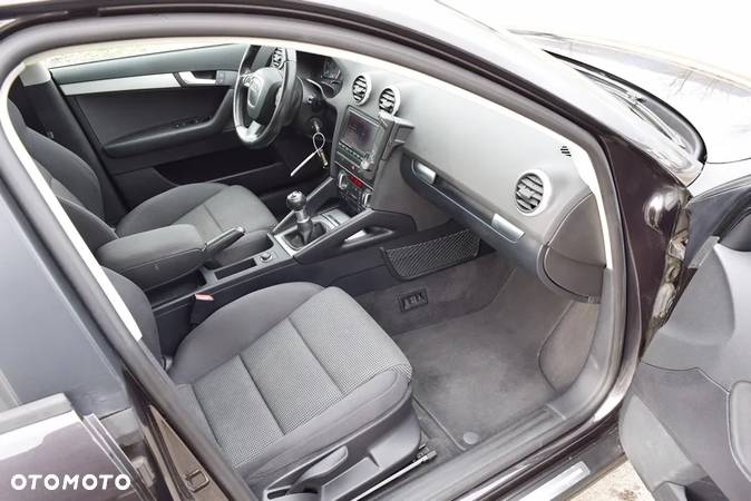 Audi A3 2.0 TDI Sportback DPF Ambiente - 20