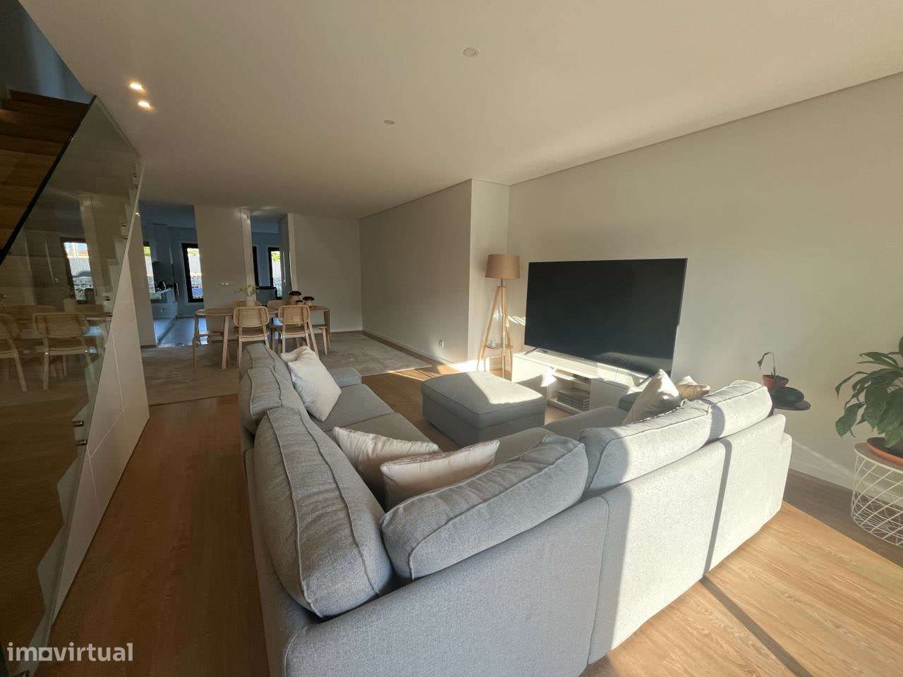 Moradia T3 nova com 2 garagens, terraço e jardim em Vila de Prado - Grande imagem: 5/24