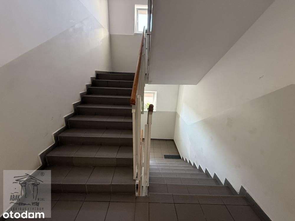 3 pokojowe Literacka , osobna kuchnia duży balkon , piwnica , garaż-12