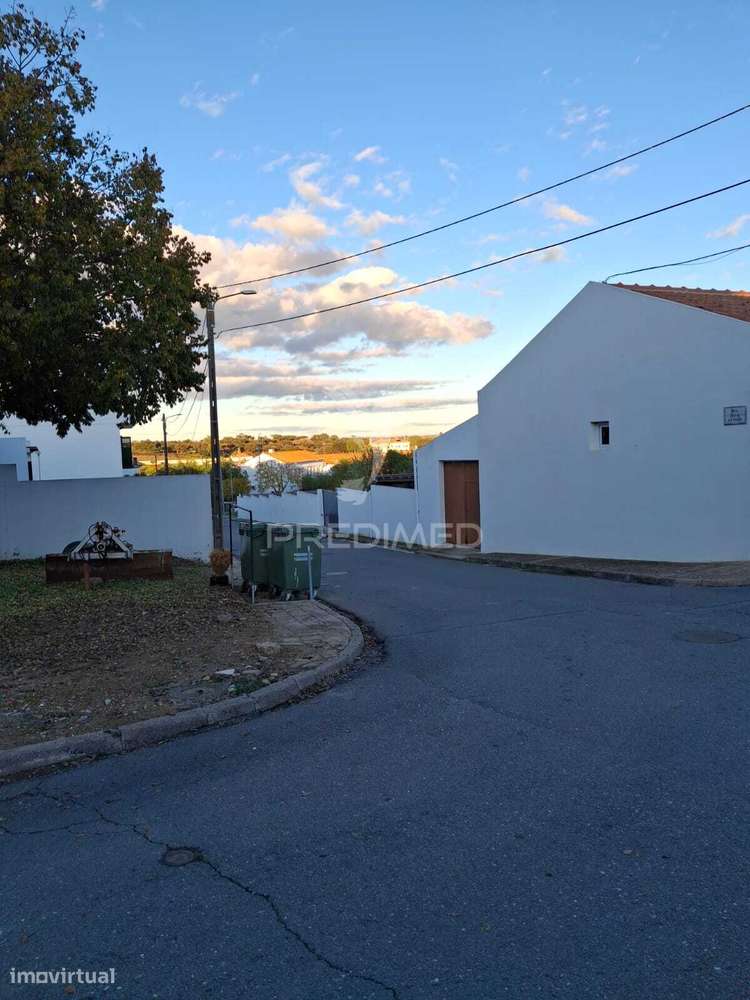 Armazém em terreno de 1024m2 a 10 minutos de Beja - Grande imagem: 2/16