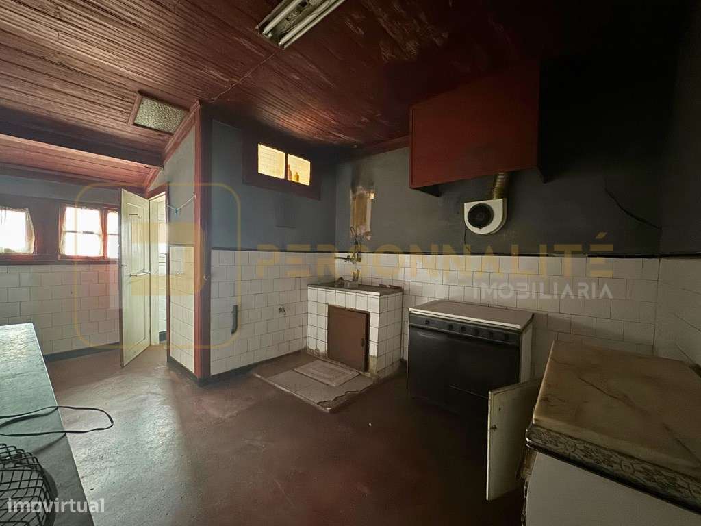 Prédio p/ Restauro no Coração de Guimarães-13