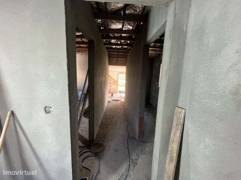 Moradia T2 em Reconstrução - Grande imagem: 5/8