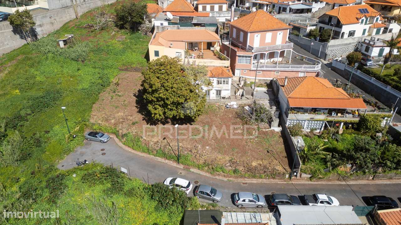 Moradia T2 Geminada em Ruína - Funchal, Ilha da Madeira - Grande imagem: 3/29