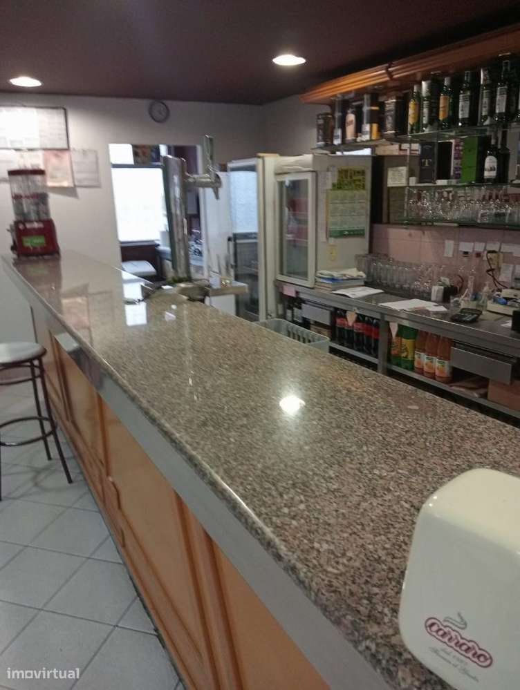 GRANDE OPORTUNIDADE ! TRESPASE DE CAFE EM GAIA-46