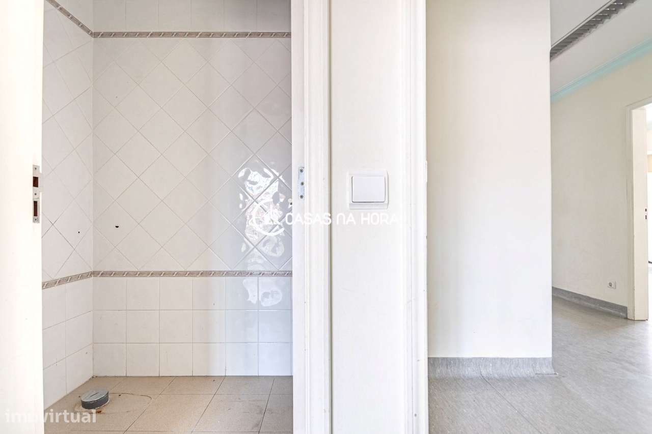 Andar de Moradia  convertida em clínica | Potencial para habitação ...-21