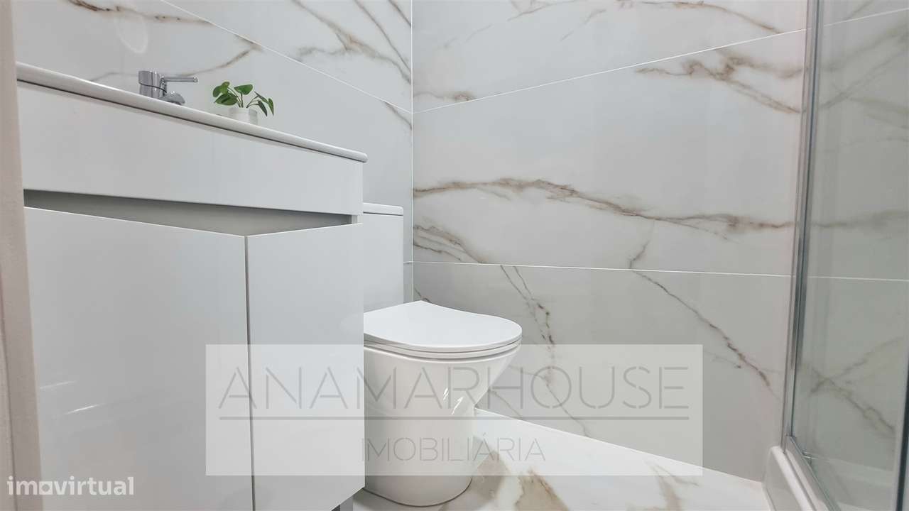 T3 Remodelado com varandas na Amadora, Mina De Água-13