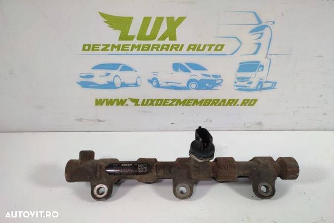 Rampa injectoare 2.3 dci m9t 8201028992 B 8201028992B - cu defect mufa Nissan NV 1 seria - 1