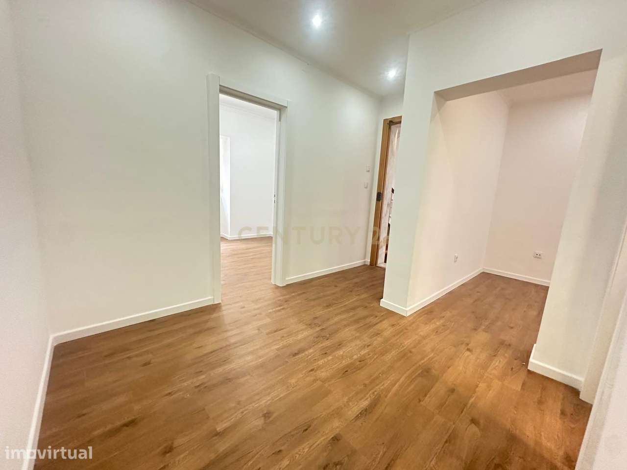 Apartamento Remodelado com logradouro em Moscavide - Grande imagem: 5/15