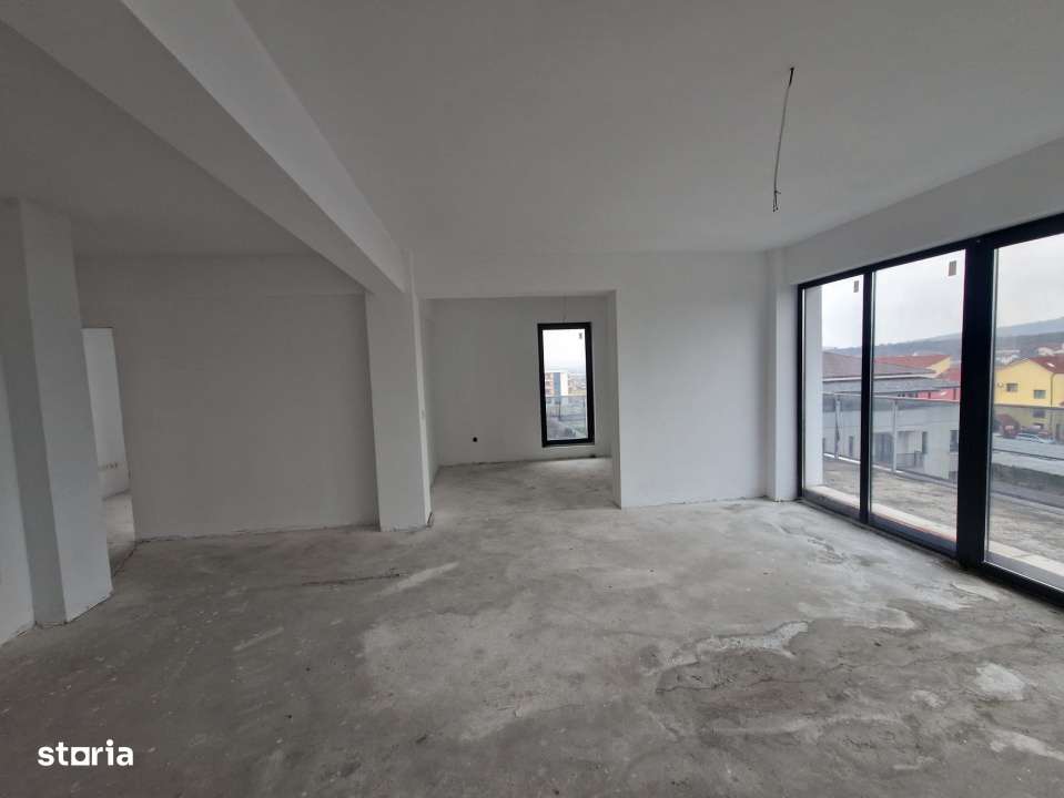 Penthouse de 3 camere, decomandat, 90 mp., zona Nord. - Imagine principală: 4/6