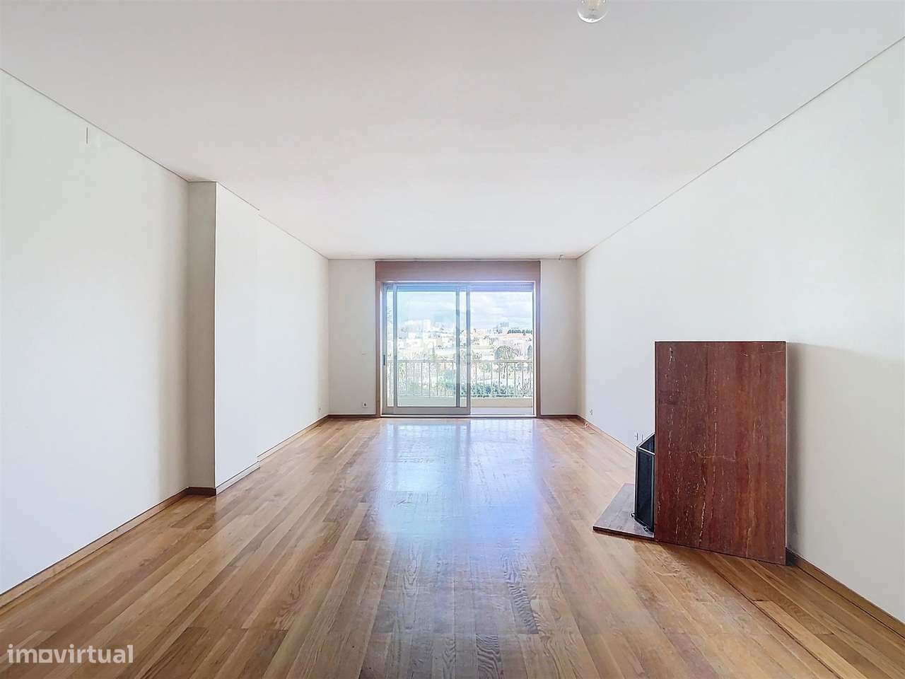 Apartamento T3 com varanda e lugar de garagem a Aldoar, Porto - Grande imagem: 2/23