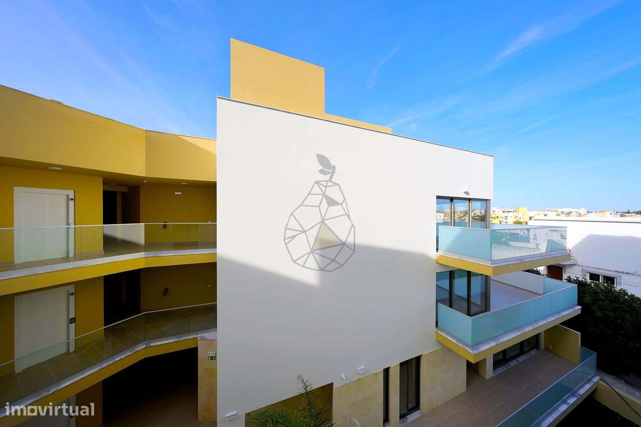 Apartamento com dois quartos , dois lugares de estacionamento e Piscin-21