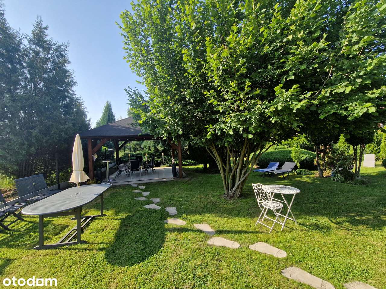 Dom z pięknym ogrodem w m. Głoska (obok Brzegu Dolnego) – 250 m² - Pełny obrazek: 2/9