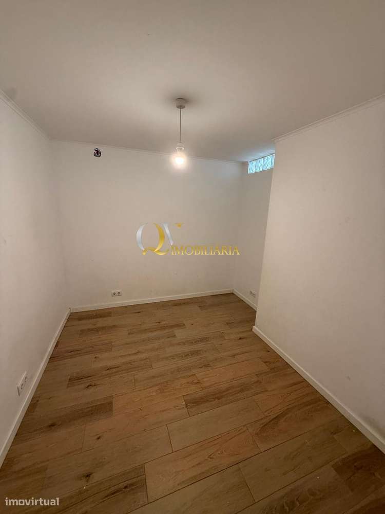 Excelente Apartamento T1+1 sito no Cristo Rei, Almada-8