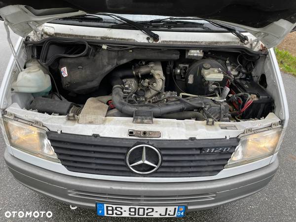 Mercedes-Benz 312 - 8