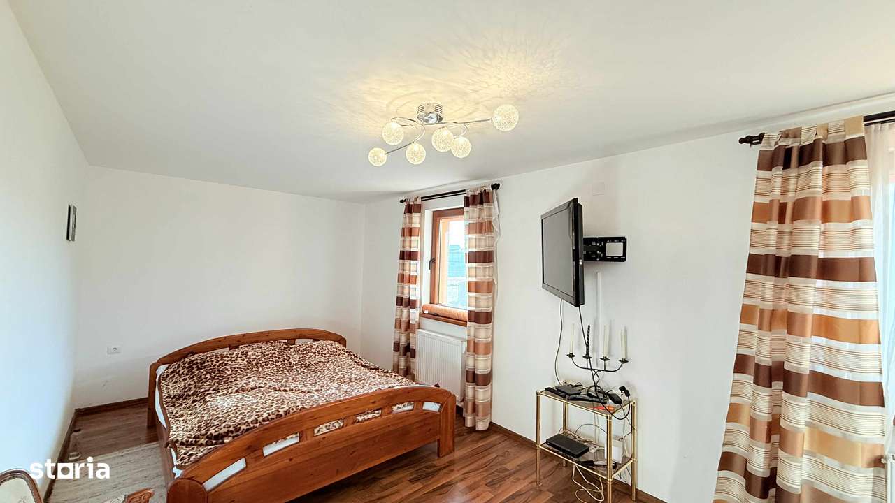 Casa de vanzare cu 4 camere, 4 bai, teren 1540mp - Sangeorgiu de Mures-11