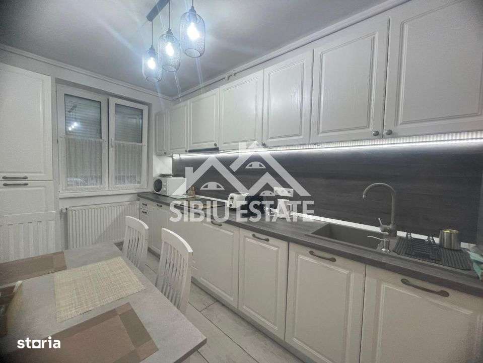 Apartament de inchiriat, cu 2 camere- zona Centrala, mobilat si utilat - Imagine principală: 5/12