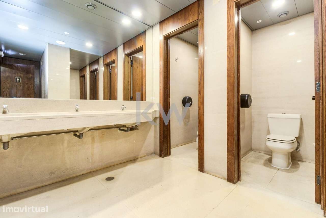 Escritório open-space com 132m2, situado em Edifício de prestígio, na - Grande imagem: 5/17