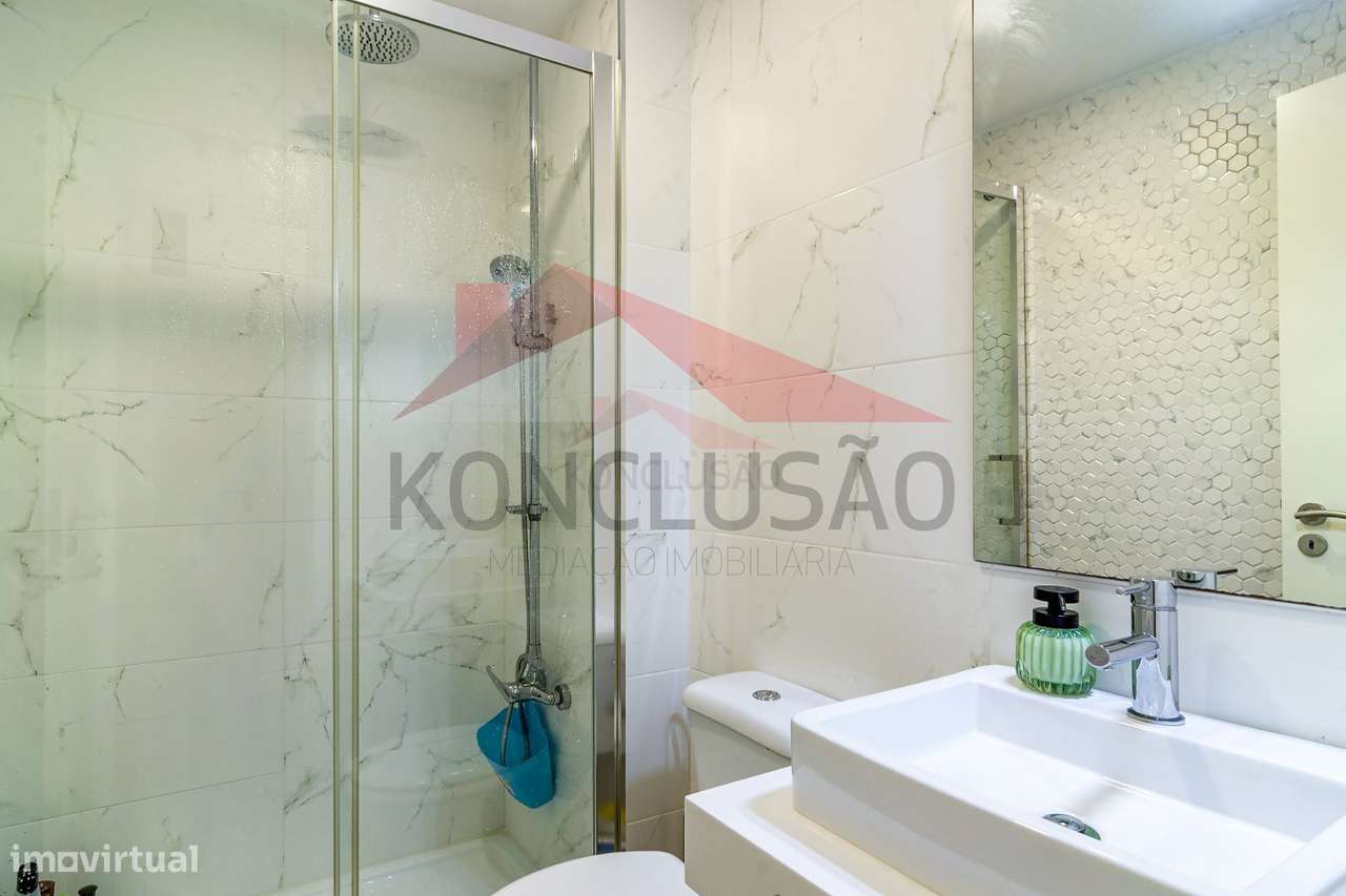 """Apartamento T4 Remodelado com Vista Panorâmica para o Rio Tejo -...-18