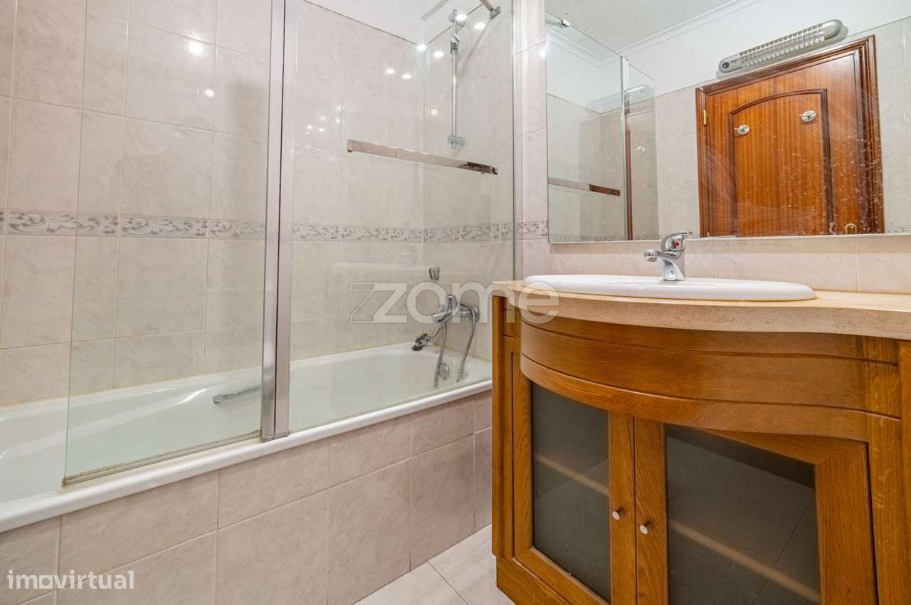 Apartamento T3 com duas Suites e Garagem no Centro de Tires - S.D.Rana-7
