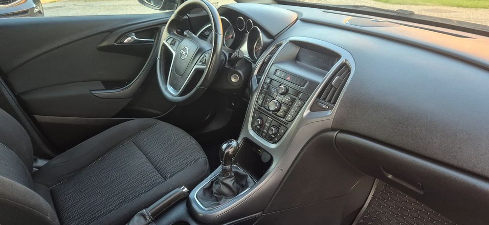 Opel Astra J (2009-2019) 1.6 Edition Sport 2015