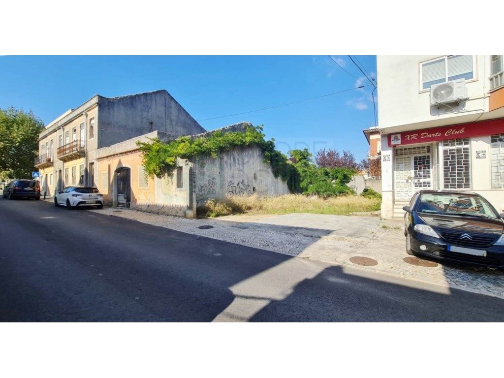 2 lotes de terreno contíguos para construção, no centro d...