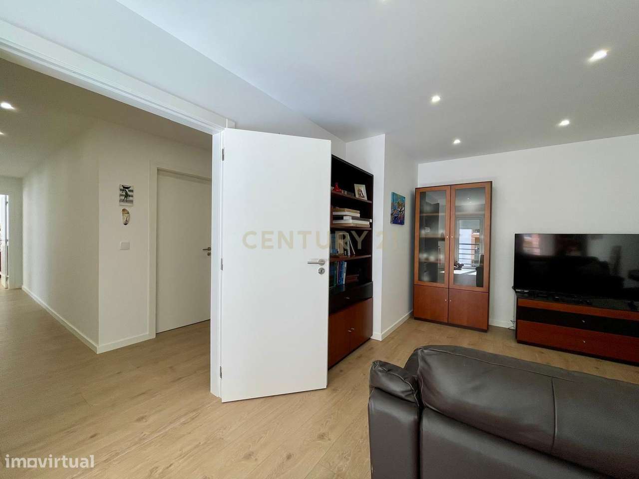Apartamento T1 Novo - Conforto e Elegância na Zona de Sintra - Grande imagem: 4/41
