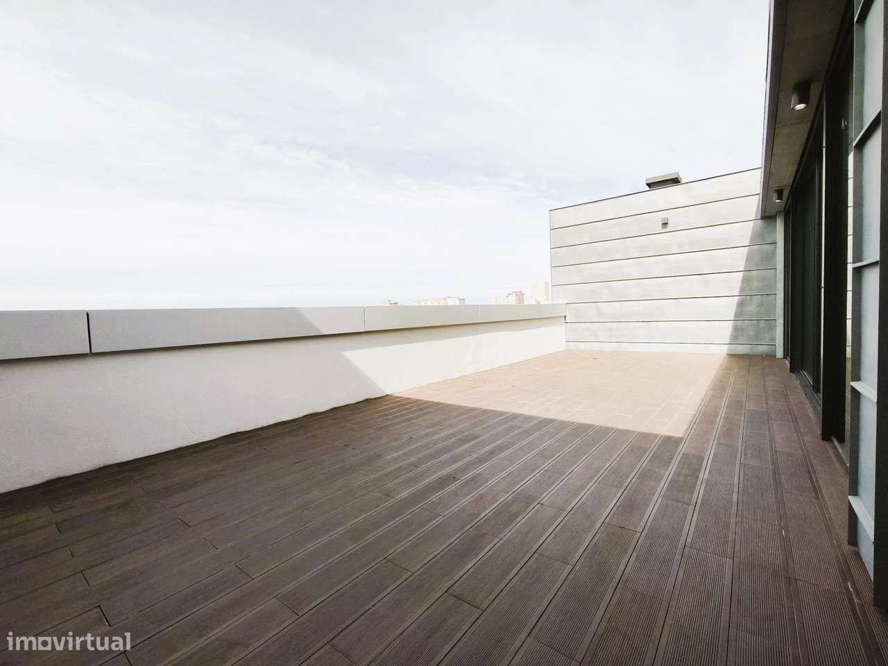 Apartamento T4 Novo (com Terraço e Centro Cidade)-40