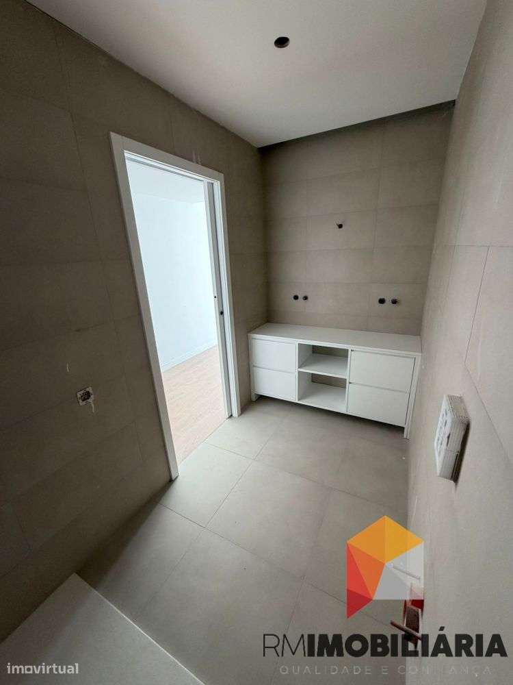 Apartamentos T2+1 NOVOS em Costa Cabral-5