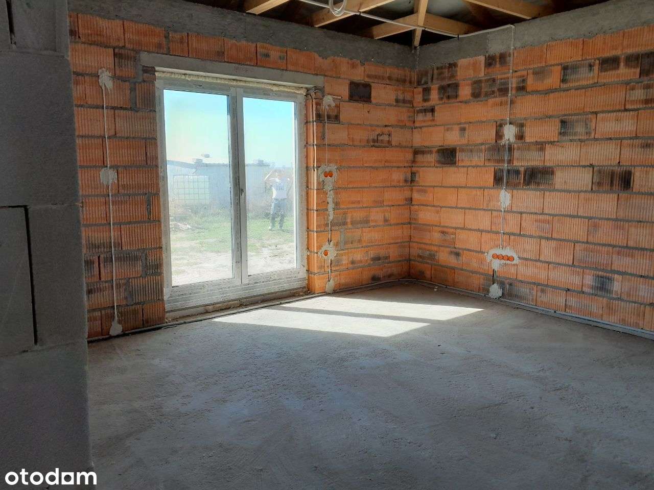 Nowoczesny dom 4 pokojowy z ogródkiem - Pełny obrazek: 4/7